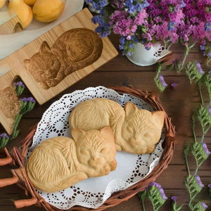 Coupe-biscuits à motifs en bois